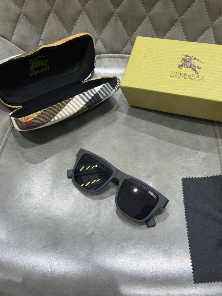 Burberry_wayfero_4358_matt_black