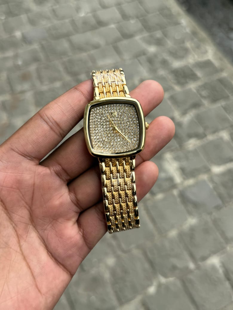 Audema_rs Pigu_et Mens Golden Watch