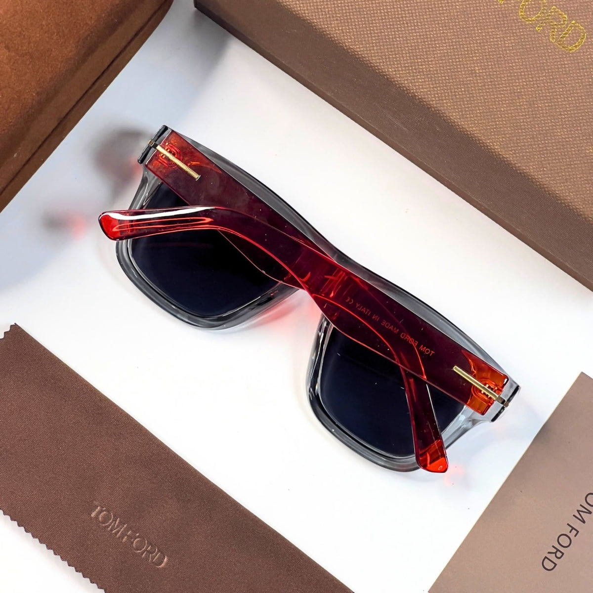 Tom_ford 259_grey_orange_black