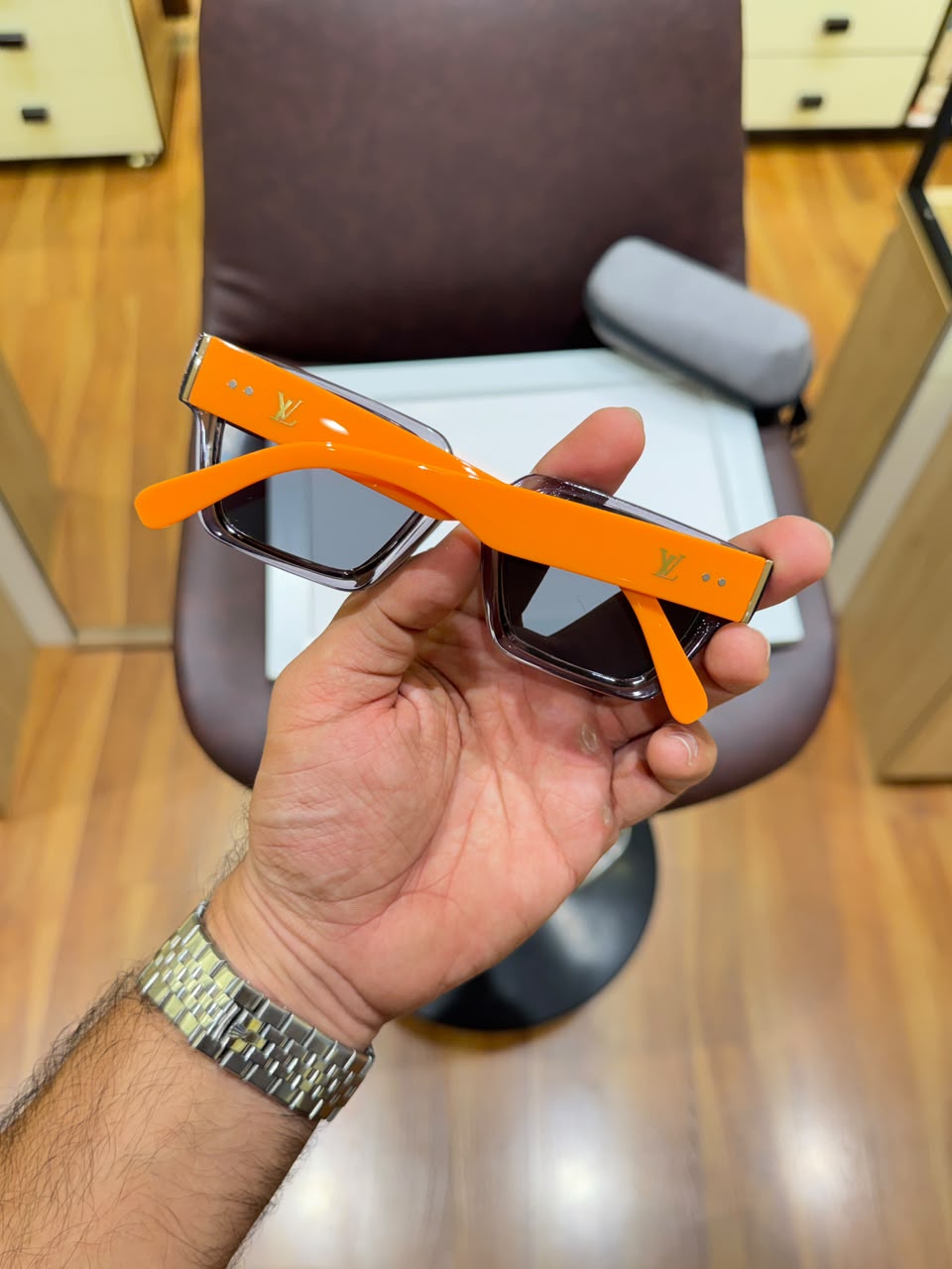 Louis_vuitton 35104 grey orange black