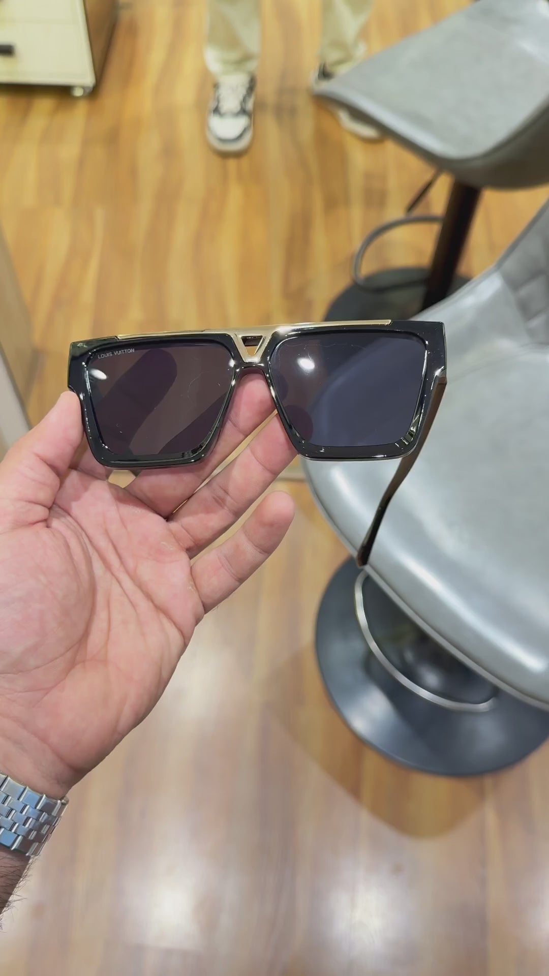 Loui_s vuitto_n 1502 black gold